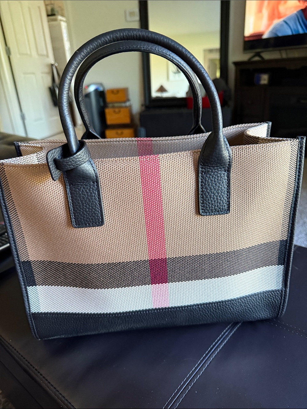 NEW  Gorgeous 10X13 Satchel Tote Bag